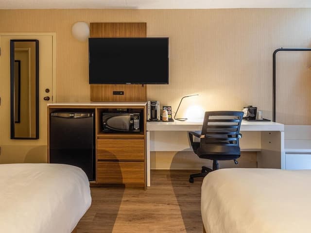 Room 2 Queen Beds, 2nd Floor