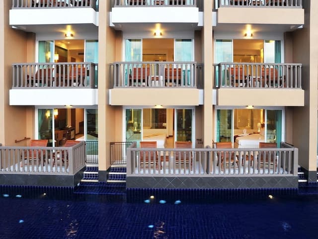 Deluxe Room, Pool Access