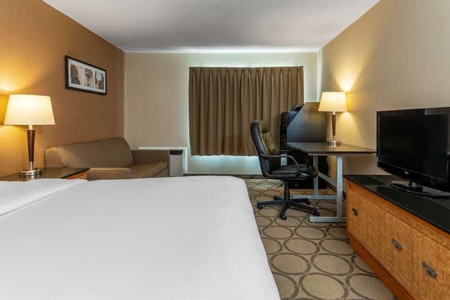 Deluxe Room, 1 Queen Bed with Sofabed, Refrigerator & Microwave, Second Floor