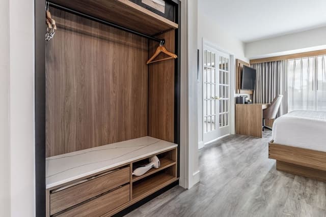 Suite, 1 King Bed with Sofa bed, Kitchenette, Corner