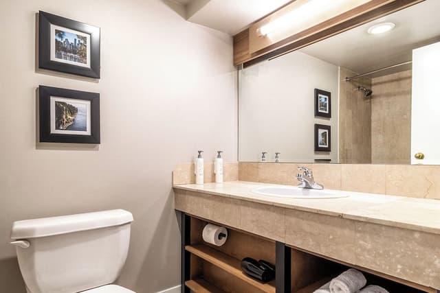Suite, 1 King Bed with Sofa bed, Kitchenette, Corner