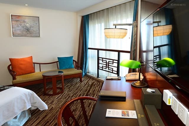 Business King Room