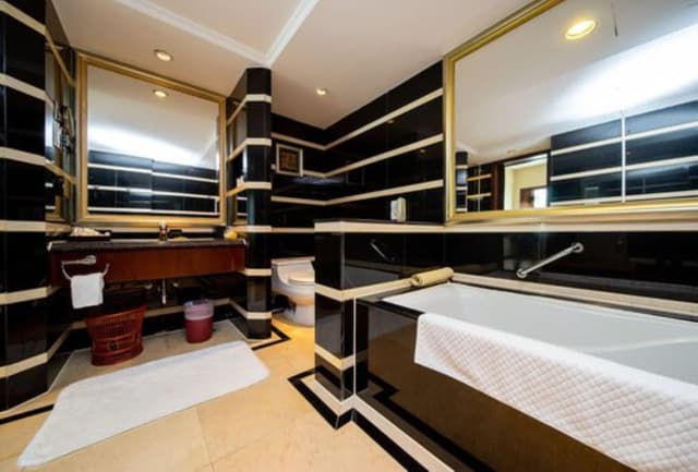 BUSINESS SUITE