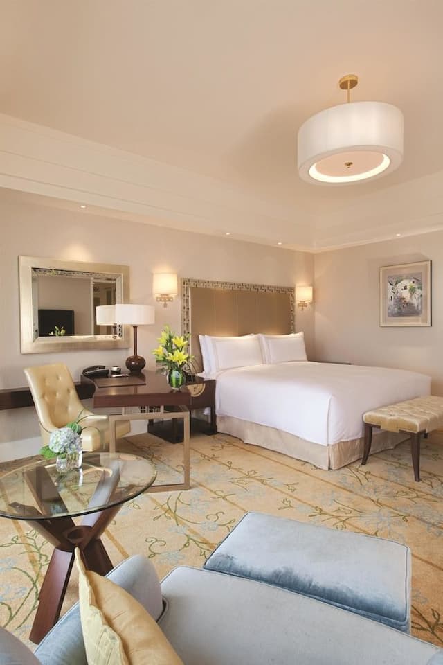Deluxe Room, 1 King Bed, Park View