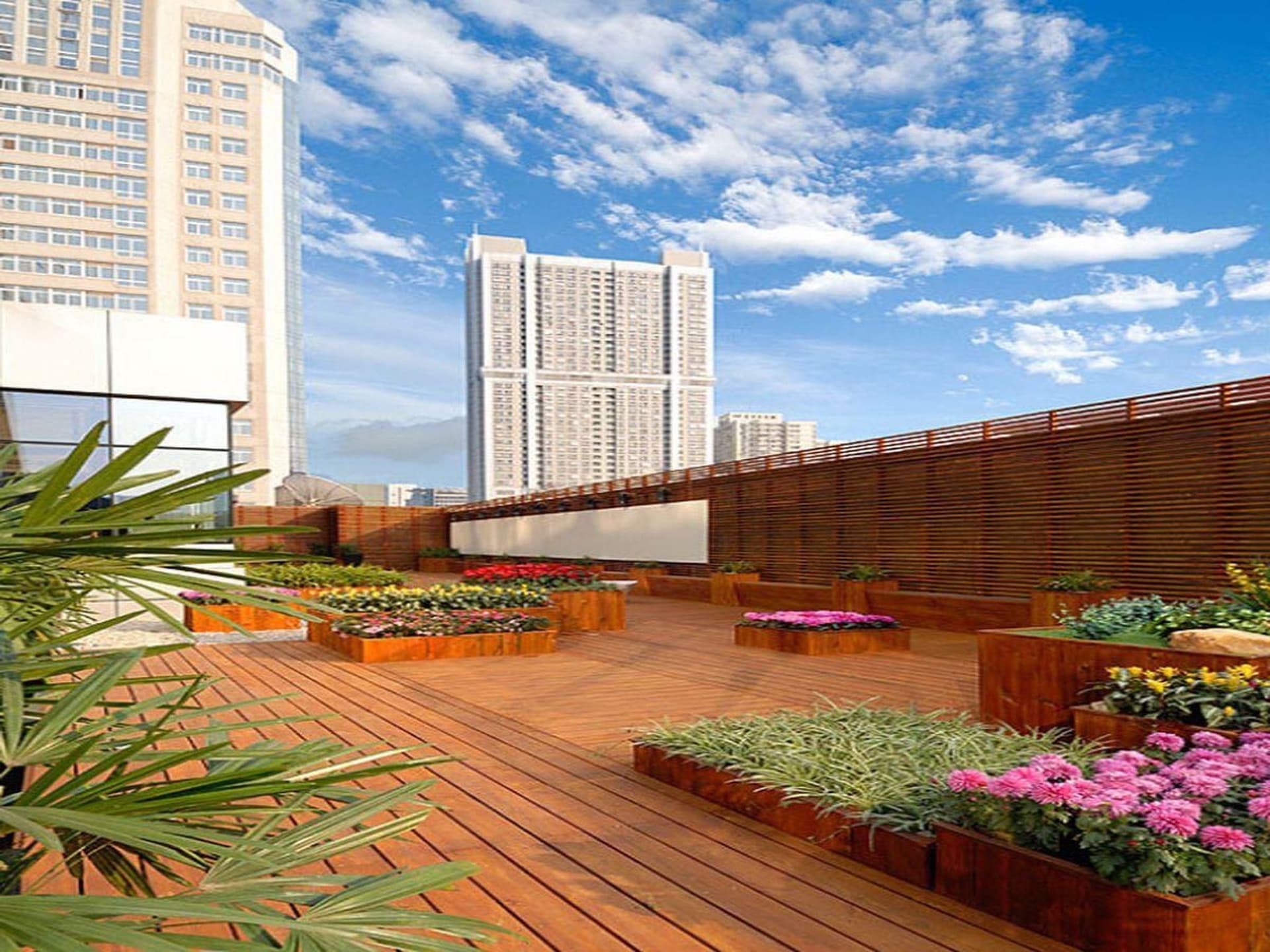 โรงแรมโกลเด้น อีเกิ้ล ซัมมิท ดาวน์ทาวน์