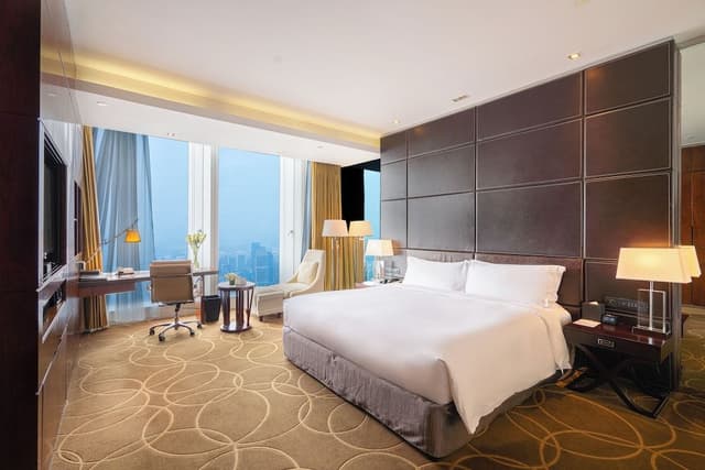 Classic Room, 1 King Bed, Club Lounge Access, City View