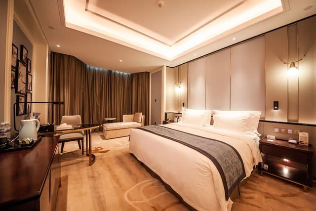 Family Suite, Non Smoking (Elegant 2 King Beds)