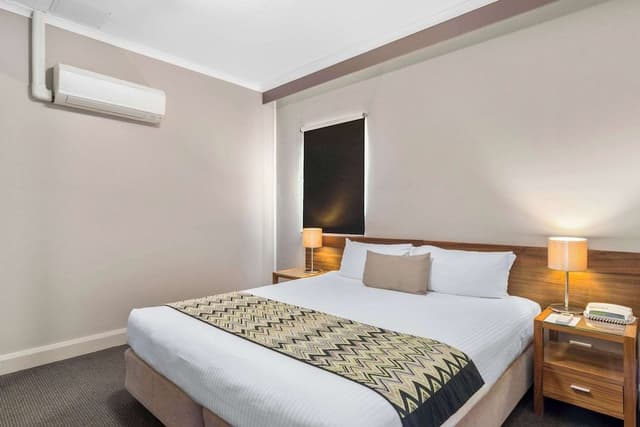 Standard Room, 1 Queen Bed
