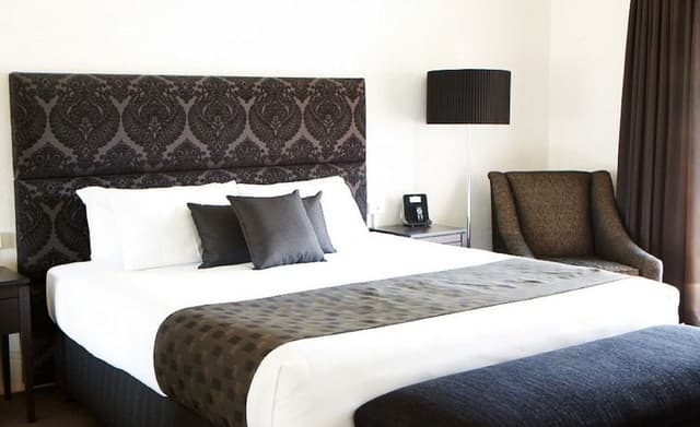 King Spa Suite