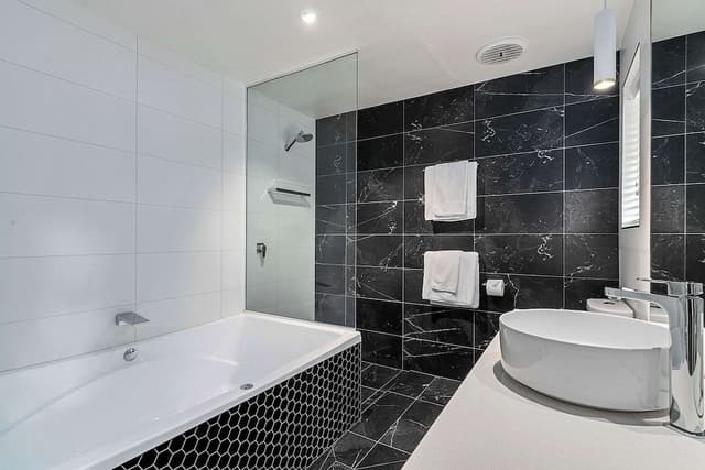King Spa Suite