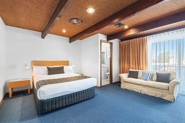 Suite, Multiple Beds, Non Smoking