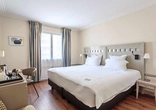 Classic Room, City View
