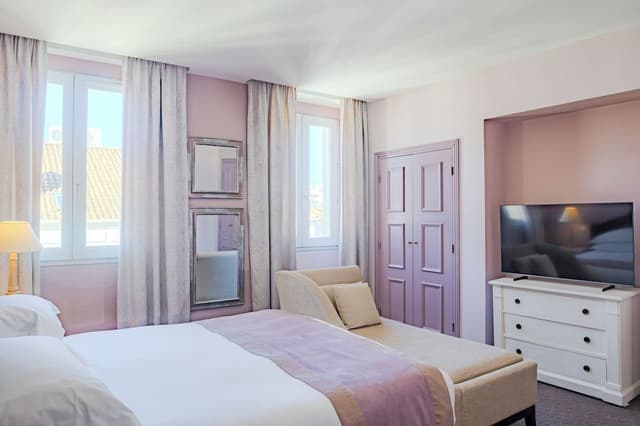 Deluxe Room (Wine tasting included)