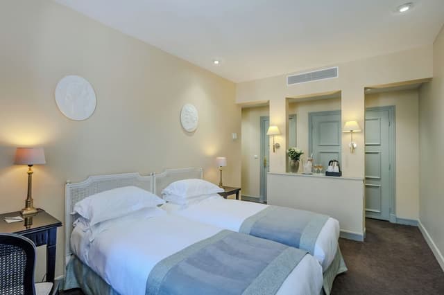 Executive Room (Wine tasting included)