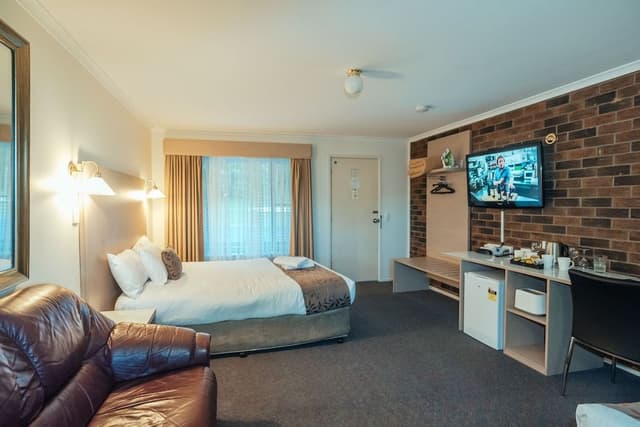 Deluxe Family Room - Not Pet Friendly