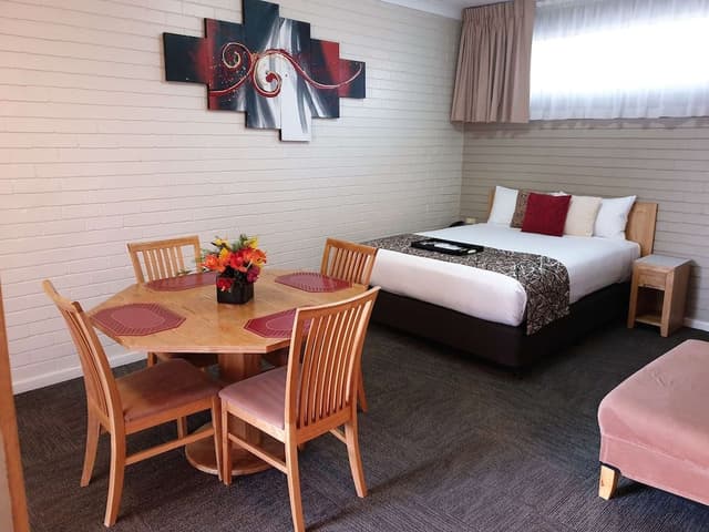 Standard Apartment, Multiple Beds, Non Smoking, Kitchenette (Walk-in Shower)
