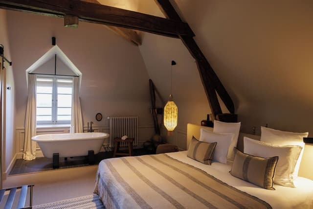 Suite, Sea View