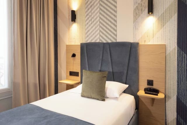 Single Room Atelier Eiffel