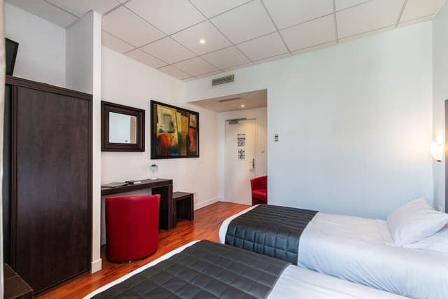 Twin Room, Courtyard View