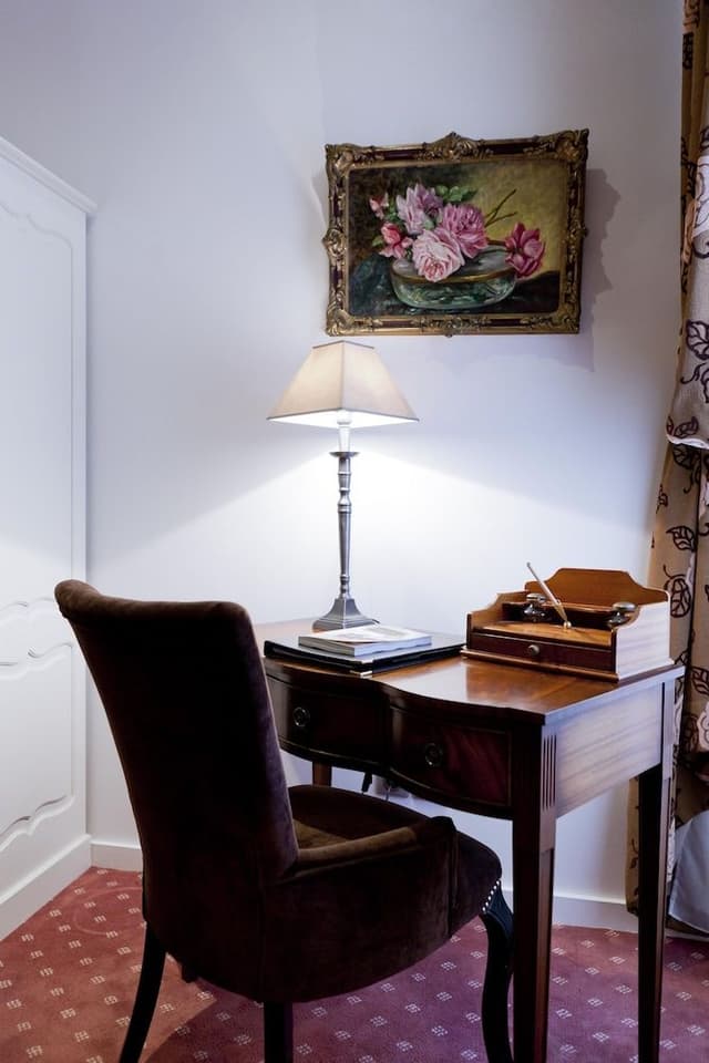 Junior Room
