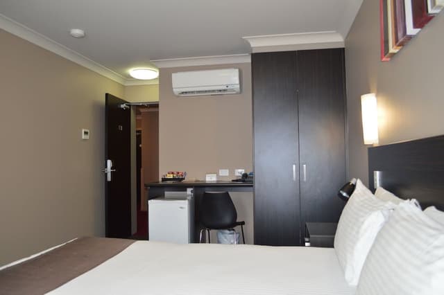 Standard Room, 1 Queen Bed, Non Smoking
