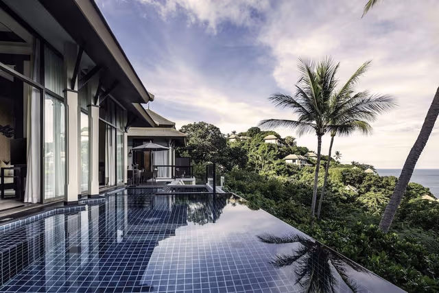 Family Ocean Pool Villa