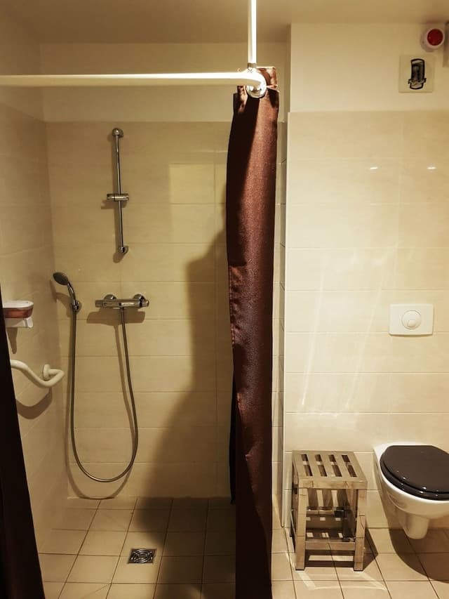 Accessible Twin Room with bath