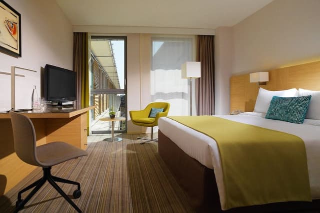 Standard Room, 1 King Bed