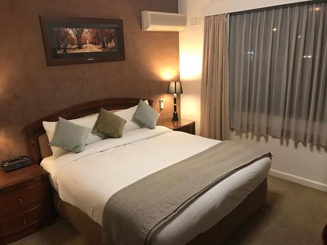 Deluxe Room, 1 King Bed