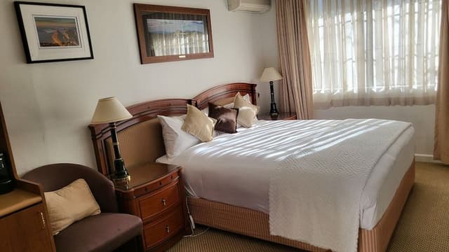 Deluxe Room, 1 King Bed