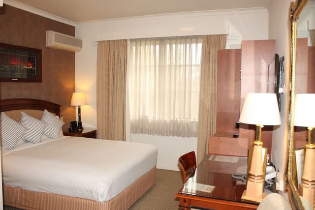 Deluxe Room, 1 Queen Bed