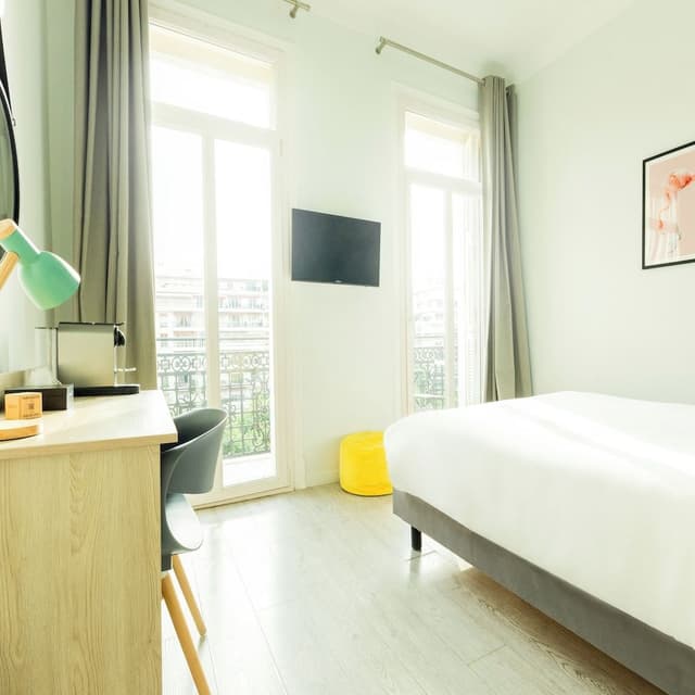 Superior Double Room, City View