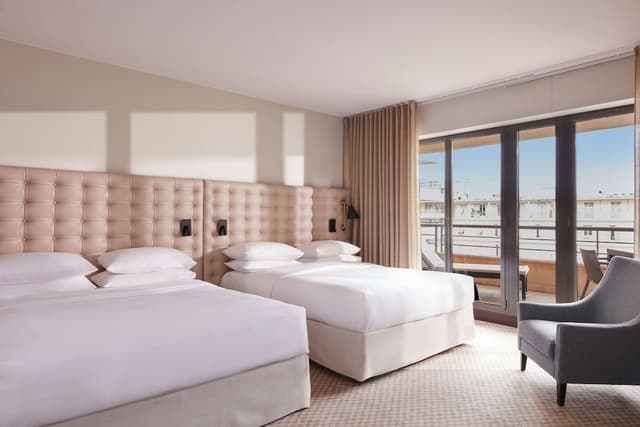 Room, 2 Twin Beds, Mountain View