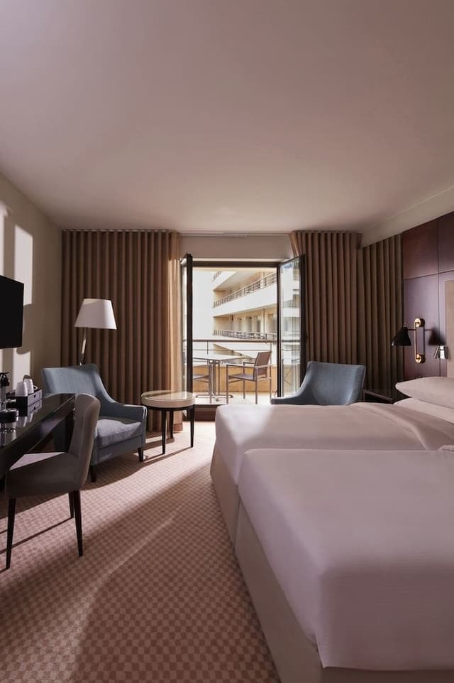 Room, 2 Twin Beds, Mountain View