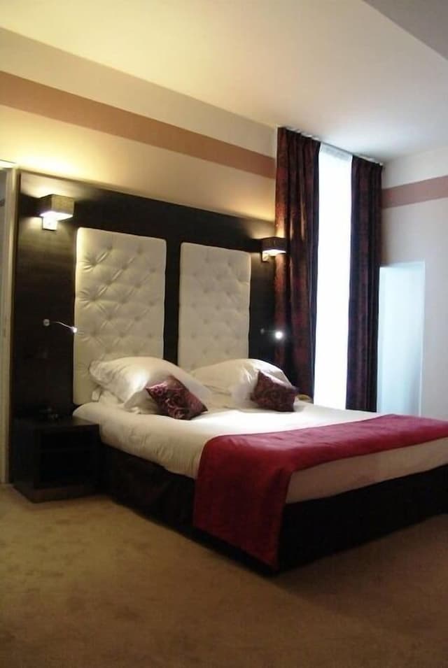 Superior Room, 1 Queen Bed, Non Smoking (Larger Room;Twin bed on request)