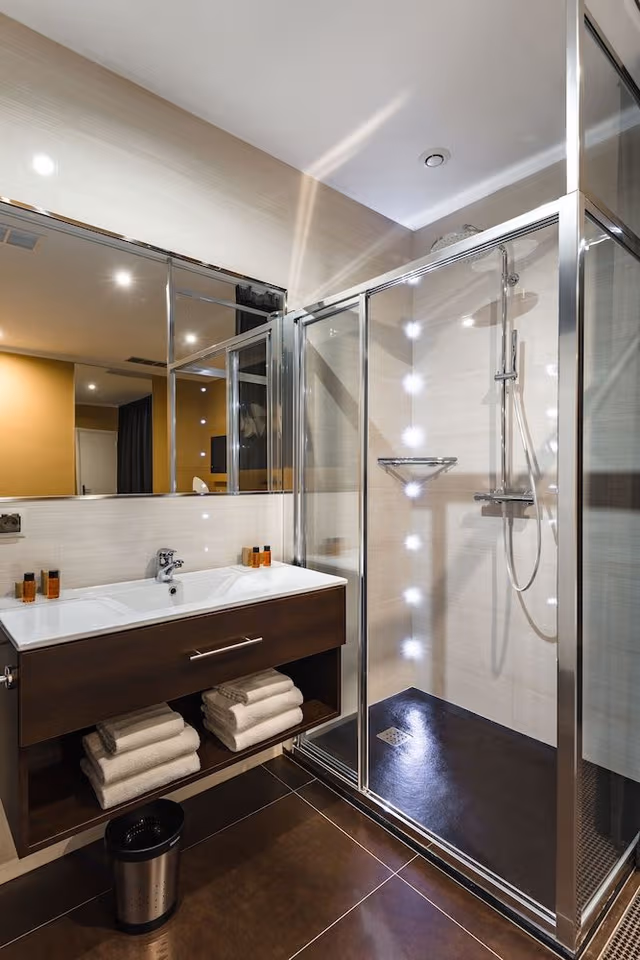 Classic Double Room (pool and gym access)