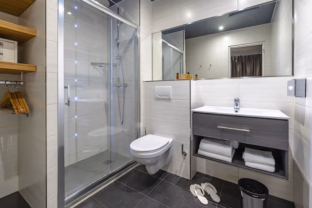 Classic Double Room (pool and gym access)