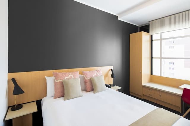 Standard Room, 1 Queen Bed