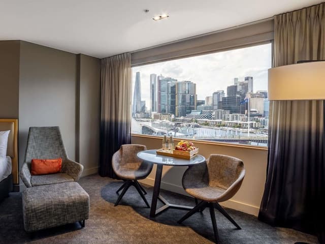 Executive Room, 1 Queen Bed (Darling Harbour Facing)