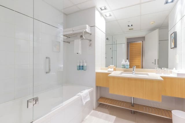 Executive Suite, 1 Double Bed (Darling Harbour Facing)