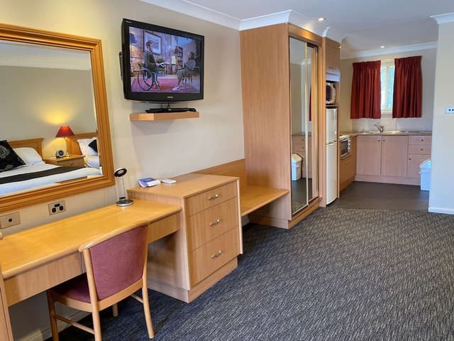 Executive Suite, Multiple Beds, Non Smoking, Kitchenette (with Sofabed)