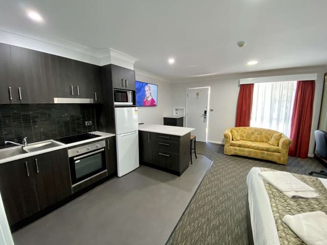 Executive Suite, Multiple Beds, Non Smoking, Kitchen (Full Kitchen)