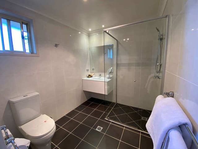 Executive Suite, Multiple Beds, Non Smoking, Kitchenette (with Sofabed)