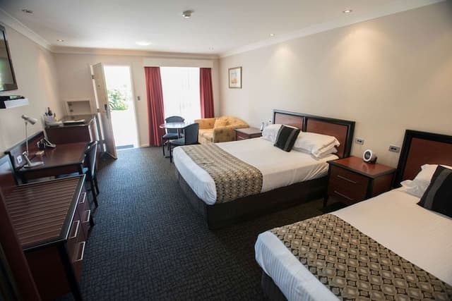 Deluxe Room, Multiple Beds, Non Smoking, Microwave