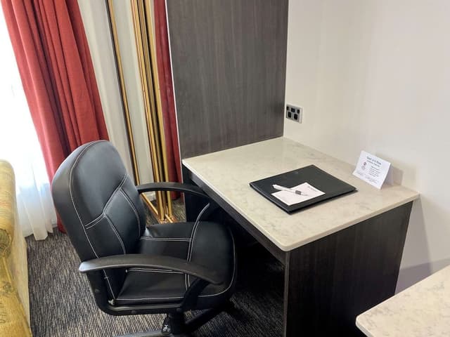 Executive Suite, Multiple Beds, Non Smoking, Kitchen (Full Kitchen)