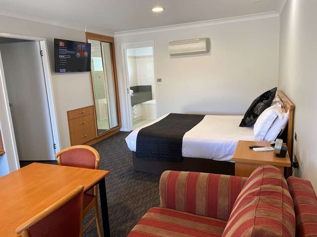 Executive Suite, Multiple Beds, Non Smoking, Microwave