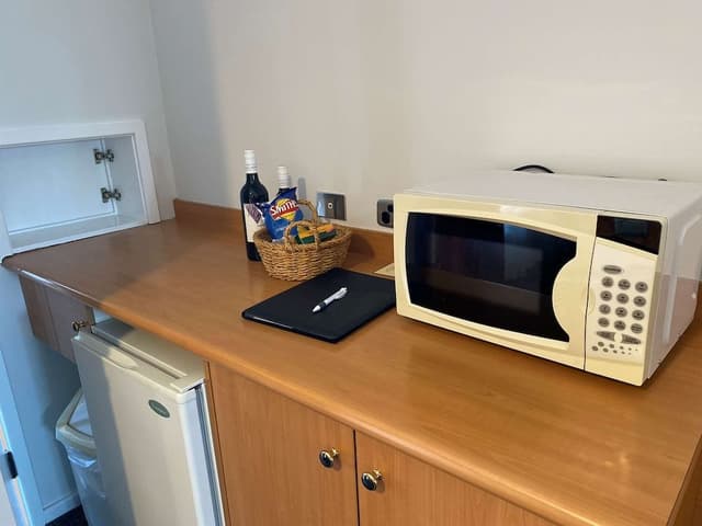 Executive Suite, Multiple Beds, Non Smoking, Microwave