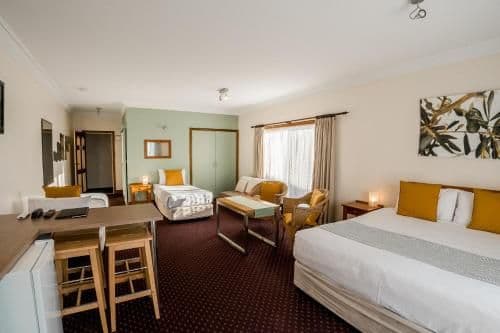 Deluxe Family Room
