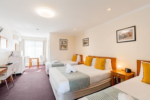Medium Family Room