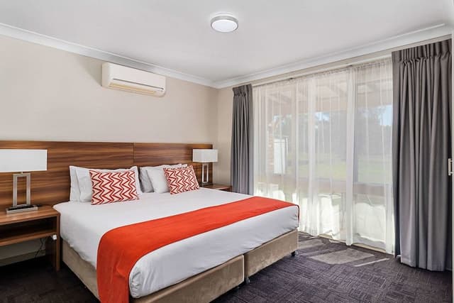 Executive Suite, 1 King Bed, Non Smoking